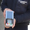 Mit solch einem EC-Cash-Gerät können Aachens Sicherheits- und Ordnungsdienste Verwarngelder jetzt direkt vor Ort kassieren.