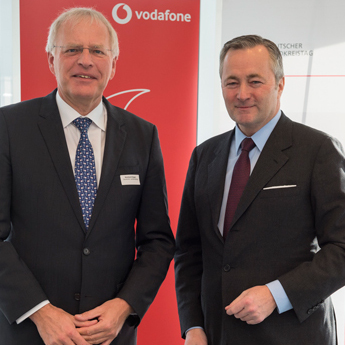 Der Deutsche Landkreistag und Vodafone setzen sich gemeinsam für den Glasfaserausbau in Kommunen ein.