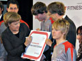 Angela Merkel und Bill Gates starten Schul-Wettbewerb.