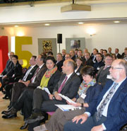115-Regionalkonferenz zieht rund 100 Bürgermeister, Landräte und Verwaltungsmitarbeiter an.