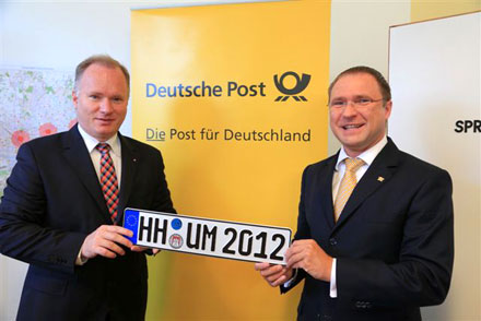 Hansestadt Hamburg und Deutsche Post kooperieren bei der Kfz-Ummeldung via Web.