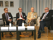 Beim Fachkongress eGovernment MONITOR 2012 wurden auf dem Podium die Möglichkeiten von Mobile Government diskutiert.