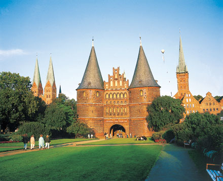 Lübeck: Stadtwerke erhalten von den Bürgern sieben Millionen Euro für grüne Energieprojekte.
