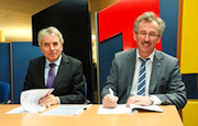 Stadt Köln und Universität Bonn besiegeln Zusammenarbeit beim Telefonservice. 