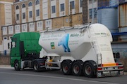 Tanklastzug für Biokraftstoff: 115 Erdgastankstellen in Deutschland beziehen verbiogas.