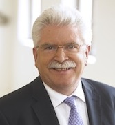 Bayerns Wirtschaftsminister Martin Zeil: „Stationäre Energiespeicher sind zentral für unsere innovationsorientierte Energiepolitik.“