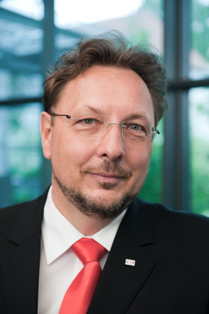Reinhold Harnisch, Geschäftsführer des Kommunalen Rechenzentrums Minden-Ravensberg/Lippe (KRZ)