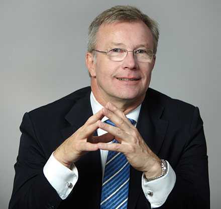 Hans-Joachim Reck, Hauptgeschäftsführer des VKU meint: Kosten und Nutzen müssen beim Breitband-Ausbau in angemessenem Verhältnis stehen.