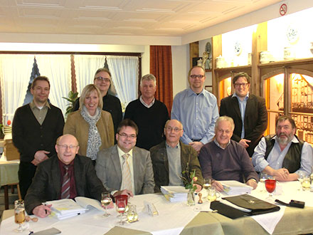 Vertragsunterzeichnung zwischen juwi, den Stadtwerken Trier und der Verbandsgemeinde Schweich für Windkraftprojekte.