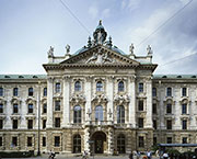 Justizpalast München: Betrieb von Fachverfahren der bayerischen Gerichte wurde an das Rechenzentrum Nord ausgelagert.