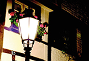 Die Stadt Kempen rüstet Altstadtleuchten mit neuen Leuchtmitteln aus.