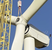 Installation einer Windkraftanlage: Laufend kommen neue technische Entwicklungen hinzu. 