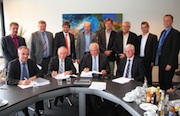 Vertragsunterzeichnung bringt den Breitband-Ausbau im Kreis Marburg-Biedenkopf unter Dach und Fach.