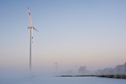 Laut Greenpeace-Umfrage wünschen sich fast die Hälfte der Deutschen einen noch schnelleren Ausbau erneuerbarer Energien als bisher.