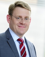 Christian Carius, thüringischer Minister für Bau, Landesentwicklung und Verkehr, will landeseigene Liegenschaften verstärkt mit erneuerbaren Energien beheizen.