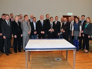 Stadtwerke, Unternehmen und Forschung haben in Jena den Zukunftspakt Fernwärme unterzeichnet.