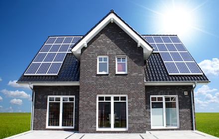 Der Solar-Schnellcheck der Stadtwerke Jülich ermittelt das Potenzial für Solardachanlagen.