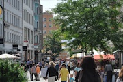 Wie die Ingolstädter Fußgängerzone künftig aussehen soll, will die Stadt gemeinsam mit den Bürgern erarbeiten.