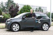 Im Landkreis Darmstadt-Dieburg fährt Umweltdezernent Christel Fleischmann jetzt einen BMW i3.
