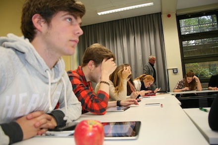 Stauffenbergschule Frankfurt: Einsatz von Tablet-PCs im Unterricht verbessert unter anderem die Berufschancen der Schüler.