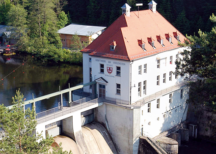 Kraftwerk am Höllenstein: Seit 1926 wird hier Strom aus Wasserkraft produziert.
