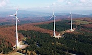 Noch befinden sich die Anlagen vom Typ Enercon E-101 im Bau. Bis Ende 2014 soll Windpark Sippersfeld ans Netz gehen.
