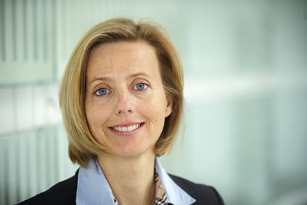 Dr. Marianne Janik ist Senior Director Public Sector und Mitglied der Geschäftsleitung bei Microsoft Deutschland. 