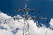 380-Kilovolt-Mast: Tennet verstärkt die Stromleitung Stade-Landesbergen.