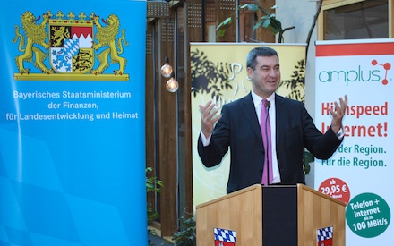 Inbetriebnahme des neuen Glasfasernetzes in Rimbach durch Markus Söder, bayerischer Staatsminister der Finanzen, für Landesentwicklung und Heimat.