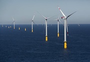 Ein Teil der 80 Turbinen des Windparks DanTysk speisen seit Dezember 2014 ins Netz ein.