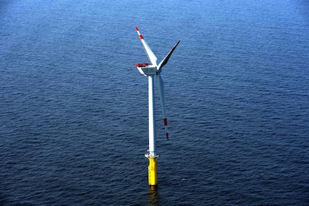 Die erste Anlage des Trianel Windparks Borkum ist jetzt ans Netz gegangen.