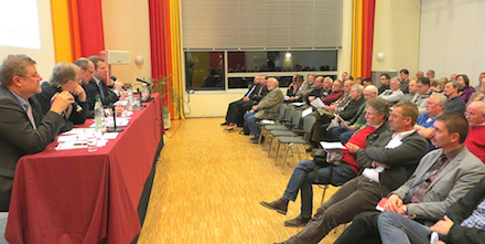 Rund 50 Kommunalpolitiker informierten sich über die Kooperationslösung zur Neuausrichtung der Energieversorgung in der Region Marburg.