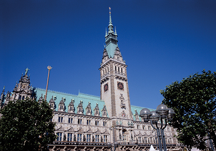 Ein Antrags- und Formular-Management soll in Hamburg den Bürgerservice umfassend optimieren – auch aufseiten der Verwaltungsmitarbeiter.