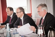 Die Geschäftsführer der Stadtwerke Bielefeld sind mit dem Jahresergebnis ihres Unternehmens zufrieden.