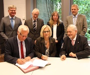 Eine langfristige Kooperationsvereinbarung bei der Besoldungsabrechnung im Kreis Soest ist unterschrieben.
