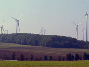 Das Beratungsunternehmen BET hat mehrere Vorschläge für eine wettbewerbliche und liquide Ausschreibung von Windkraftanlagen vorgelegt. 