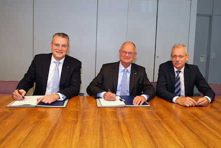Mit der Unterzeichnung des Konzessionvertrags behält Mainova die Gaskonzession in Friedrichsdorf. 