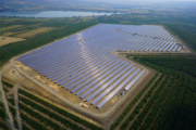 Mitte Oktober 2015 hat RWE eine 16 Megawatt-Photovoltaikanlage nordöstlich der Ungarischen Hauptstadt Budapest in Betrieb genommen.