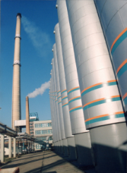 KWK-Kraftwerke wie das Drewag-Heizkraftwerk Reick produzieren gleichzeitig Strom und Wärme und reduzieren dadurch die CO2-Emissionen.