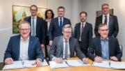 Unterzeichnung des Partnerschaftsvertrags zwischen den Stadtwerken Osnabrück, den Gemeindewerken Wallenhorst und Naturstrom.