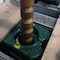 Stück für Stück wurde die Förderpumpe in das Bohrloch der Förderbohrung in der Geothermieanlage Freiham eingelassen.