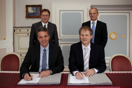 Vertreter der Stadt Leimen und der Heidelberger Netzgesellschaft unterzeichnen für weitere 20 Jahre einen Konzessionsvertrag für Gas.
