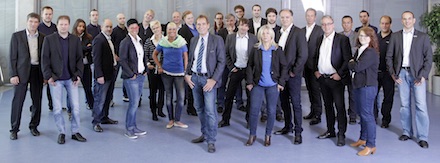 Freuen sich über das 25-jährige Firmenjubiläum: Mitarbeiter der Barthauer Software GmbH. 