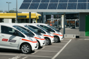Das Öko-Institut begleitet in Hamburg die Einführung von knapp 500 Elektrofahrzeugen im gewerblichen Bereich.