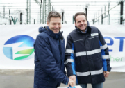 Energiewende-Minister Robert Habeck und Tennet-Chef Urban Keussen geben den Startschuss für den ersten Abschnitt der Westküstenleitung.