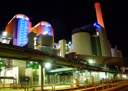 Das Frankfurter Heizkraftwerk West erzeugt neben Strom auch Wärme.