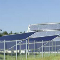 Die Heizzentrale und das Solarthermiekollektorenfeld in Büsingen.
