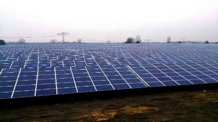Der Solarpark Uchtdorf produziert rund sechs Millionen Kilowattstunden Strom pro Jahr.