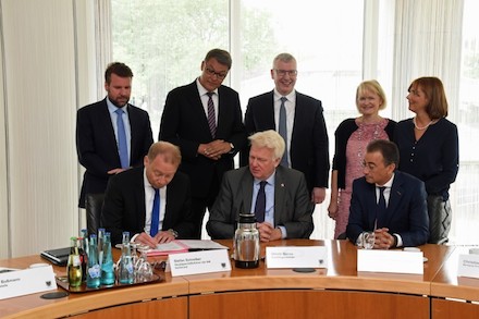 Ein Memorandum of Understanding unterzeichnen die Initiatoren der Allianz Smart City Dortmund.