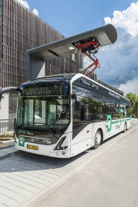 Die ersten vier vollelektrischen Stadtlinienbusse des Typs Volvo 7900 E aus der Serienproduktion haben Anfang Juni 2017 ihren Betrieb aufgenommen.